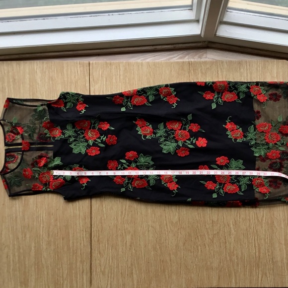 Calvin Klein SALE! Floral Embroidered Dress - Picture 8 of 8